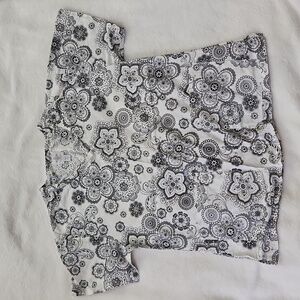 Scrub Top Women's Black and White Short Sleeves Vneck Uniform